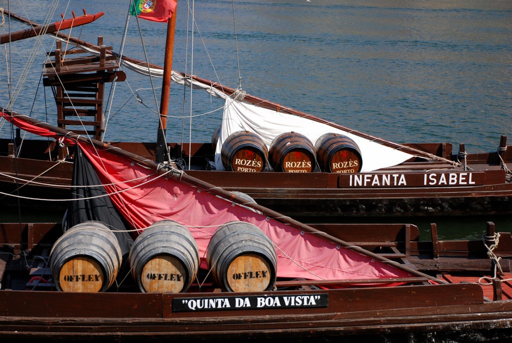 Spławianie beczek z porto do Vila Nova de Gaia